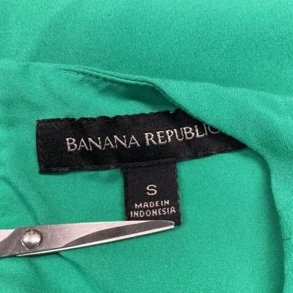 BANANA REPUBLIC WOMEN'S GREEN SLEEVELESS LINED BLOUSE WITH SIDE-SLITS‎ SMALL - Picture 5 of 6